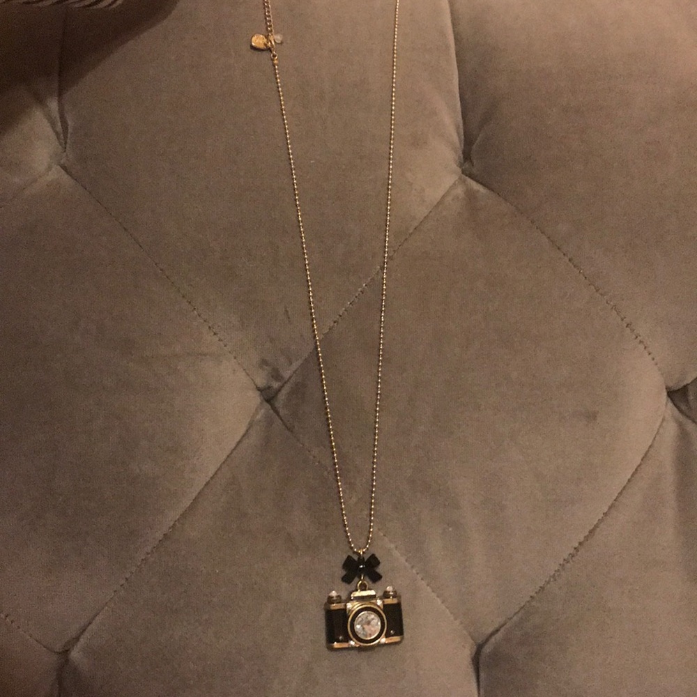 Betsy Johnson Camera Necklace. - Picture 2 of 4